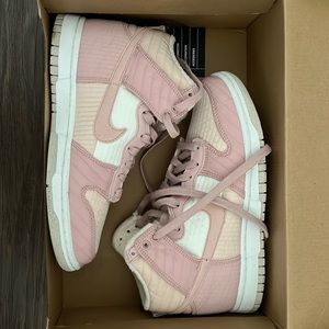 WOMENS DUNK HIGH LX NEXT NATURE